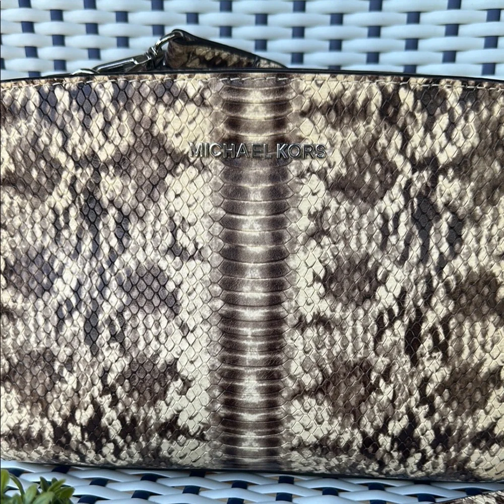 Michael Kors Brown and Cream Crossbody Bag with Chain Strap - Picture 3 of 12
